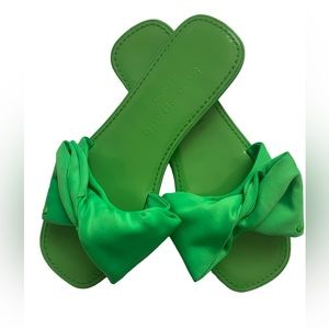 Kate spade New York Bikini bow flats. Size 10B